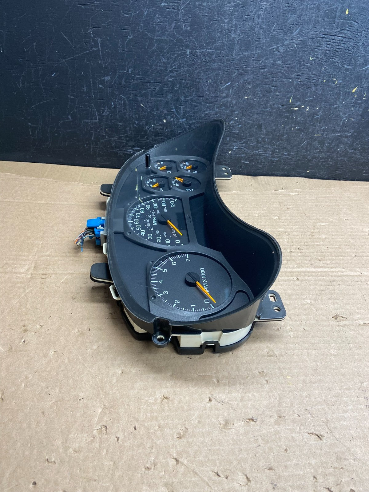 2002 to 2005 Chevrolet Trailblazer Speedometer Cluster Gauge AF2547 DG1