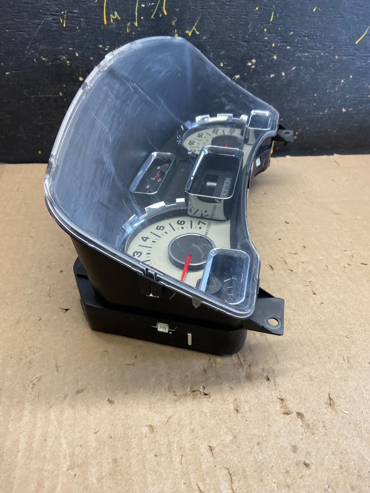 2010 2011 Ford  Expedition Speedometer Cluster Gauge Oem ab2037 DG2