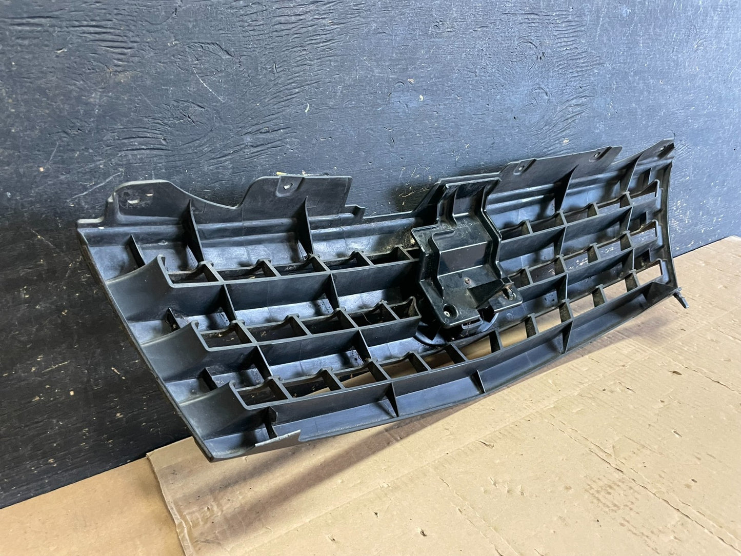 2003 to 2004 Infiniti M45 Front Grille Grill AA88966
