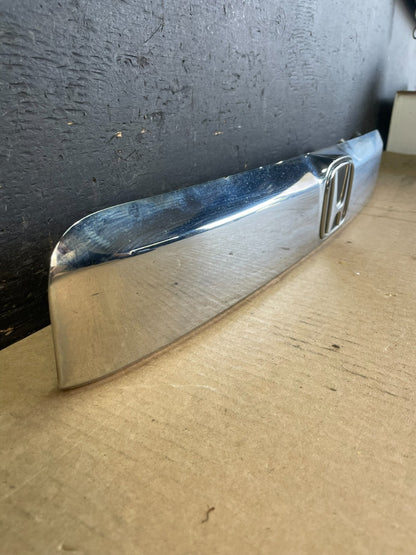 2009-2015 Honda Pilot Tailgate Trunk Handle Bezel Molding W/O Camera AD0198 DG2