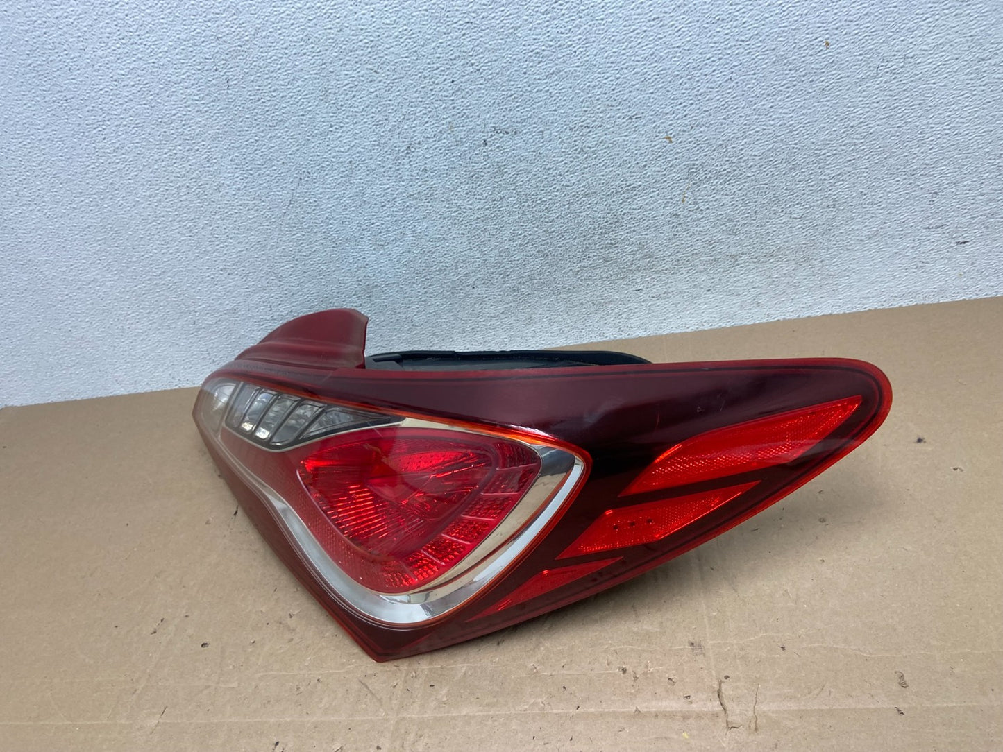 2013-2016 Hyundai Genesis Coupe Right Passenger RH Tail Light AE5987 DG1