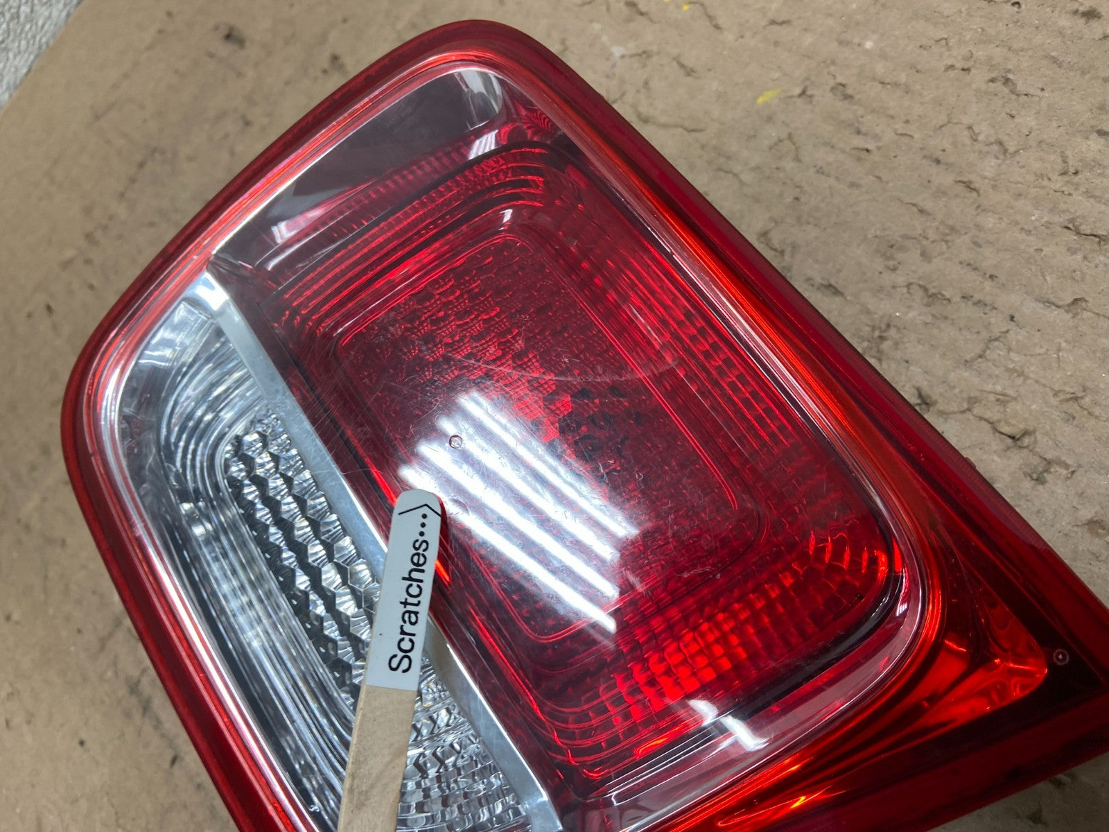 2013-2016 Chevrolet Malibu Right Passenger Rh Inner Tail Light Oem Y2949 DW3