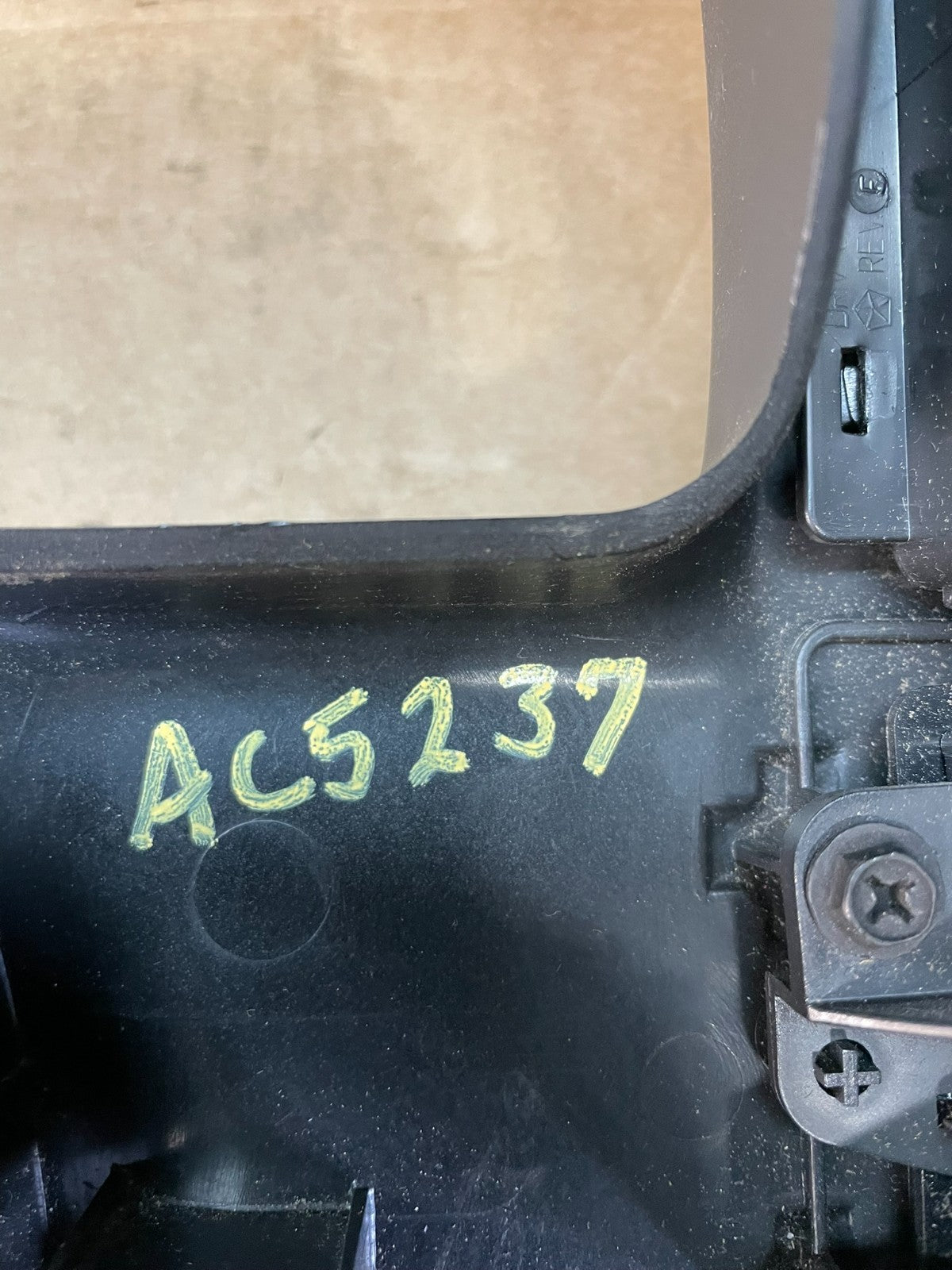 2002-2005 Dodge Ram Speedometer Radio Climate Control Air Vent Bezel AC5237 DG8