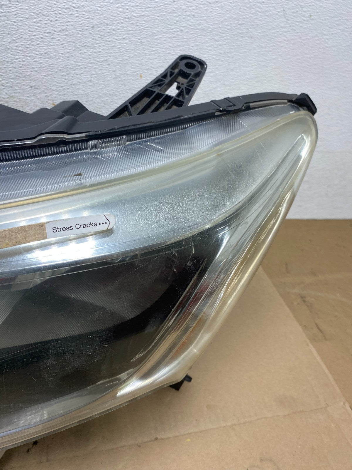 2013 to 2016 Nissan Pathfinder Left Driver LH Side Headlight Halogen AE67594