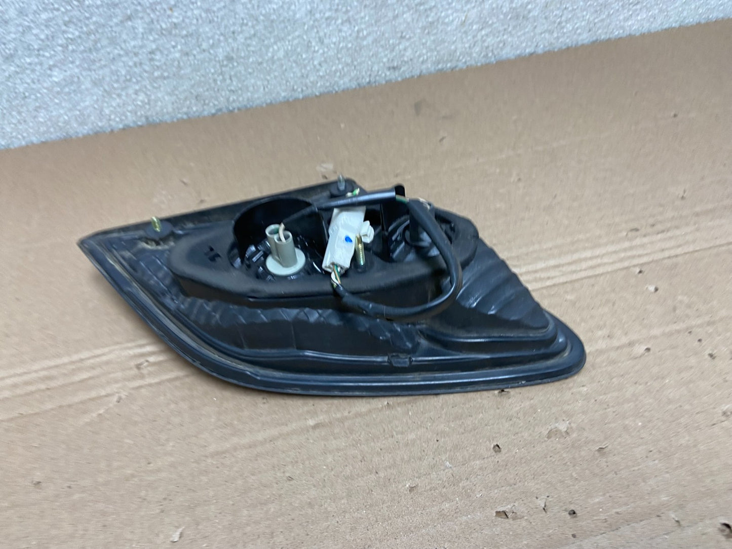 2002 2003 2004 Lexus ES300 ES330 Left Driver Lh Inner Tail Light Oem AB0996 LK4