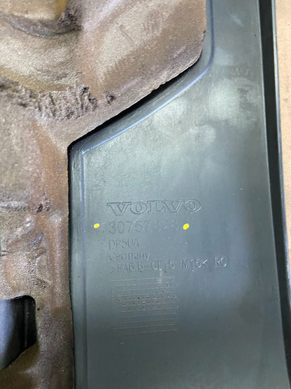 2007 to 2014 Volvo XC90 OEM 3.2L Upper Top Engine Motor Dust Cover Oem p8471 DG8