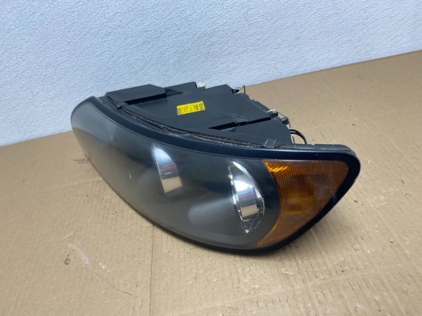 2004 to 2007 Volvo S40 Left Driver LH Side Headlight Oem AB8176 DW1