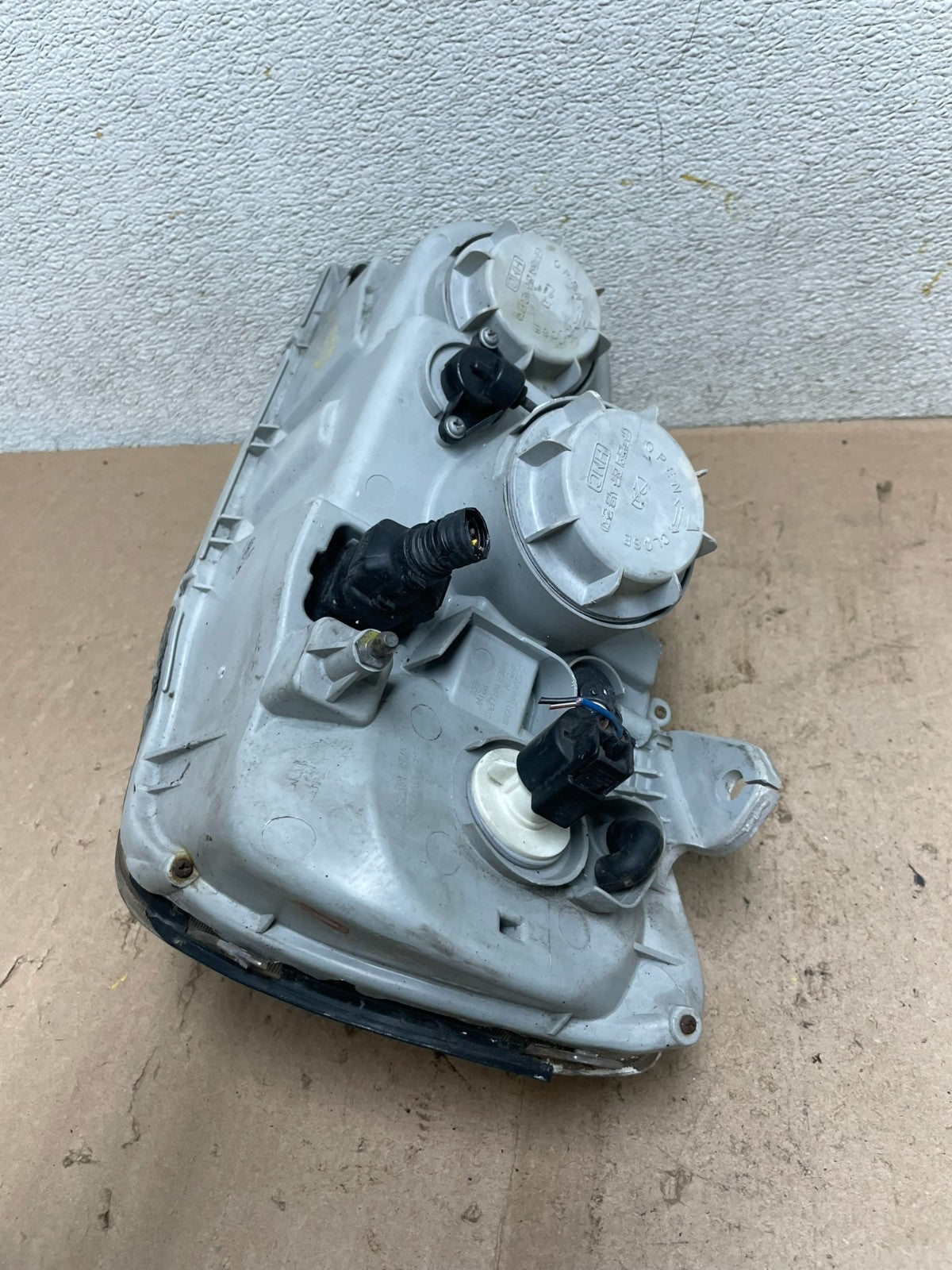 2001 2002 2003 Hyundai XG350 XG Right Passenger Headlight Halogen Oem Q5050 DW13