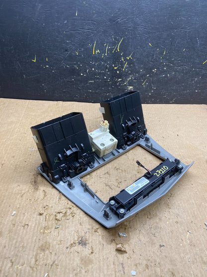 2007 2010 Chrysler Sebring Center Dash Radio Clock Bezel Trim Panel Oem Z7210 DG3