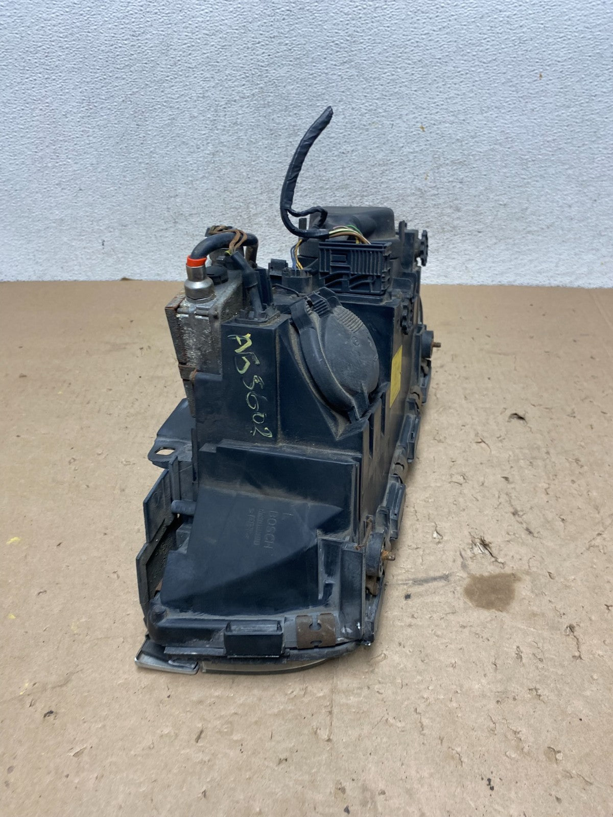 1999-2001 BMW 7 Series E38 740i Xenon Left Driver LH Headlight AG5602 DW6