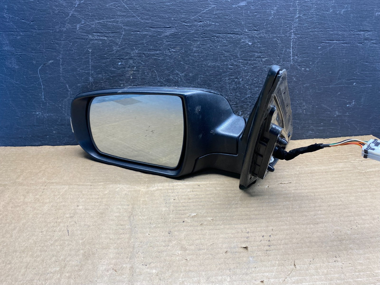 2011 - 2015 Kia Sorento Left Driver Lh Side Door Mirror Turn Signal AD97432