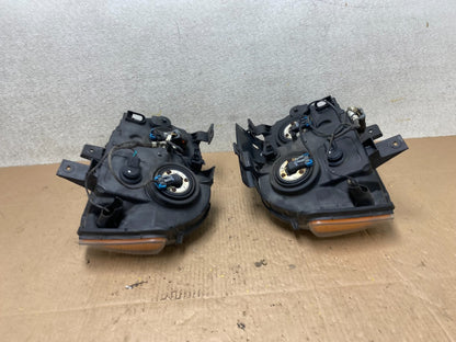 2005-2007 Jeep Grand Cherokee Left+Right Halogen Headlights W0867 DW14