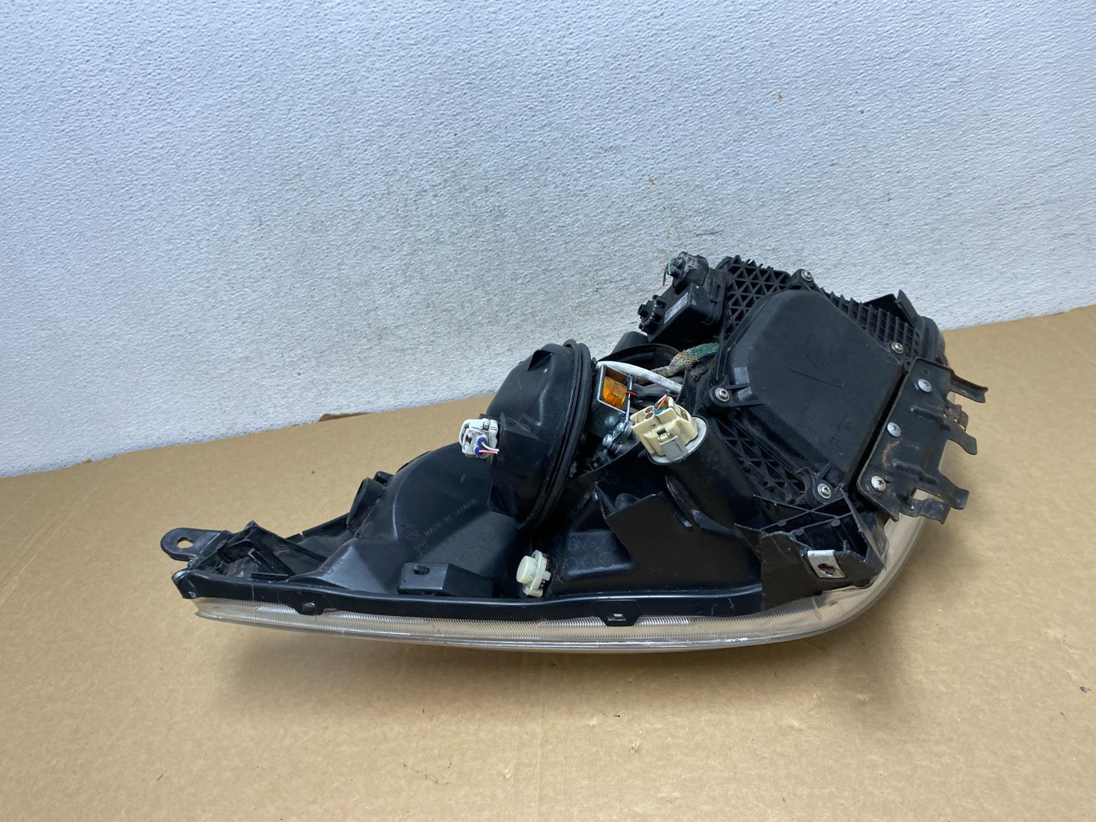 2004 - 2005 Toyota Prius Left Driver Lh Xenon HID Headlight DEPO AF7288 DW9