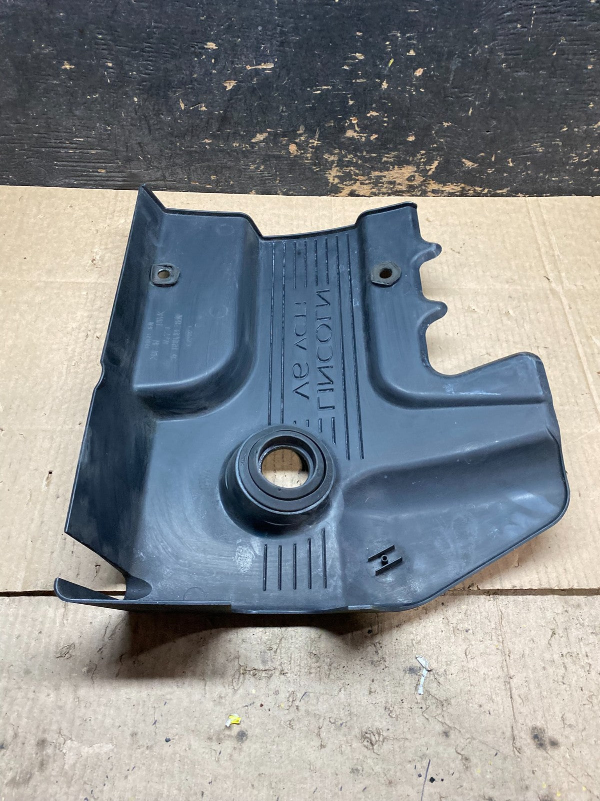 2003 to 2005 Lincoln LS 3.0L V6 Engine Motor Cover OEM X9586 DG7
