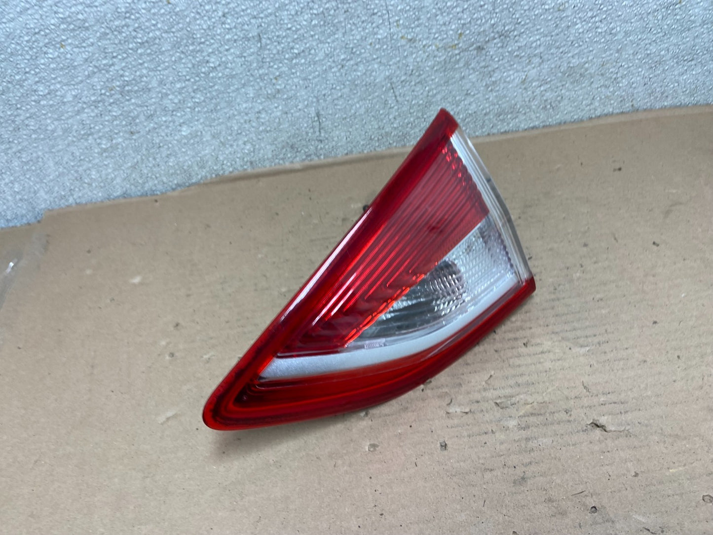 2013 to 2016 Ford Escape Right Passenger RH Side Inner Tail Light OEM AA9948 LK2