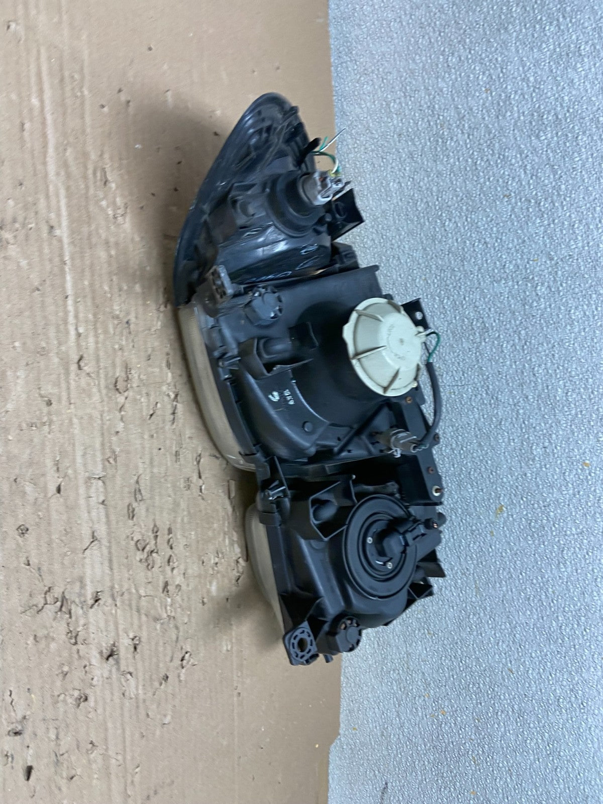 2003 to 2007 Lexus LX470 Right Passenger Side Halogen Headlight  OEM AB1633 DG5
