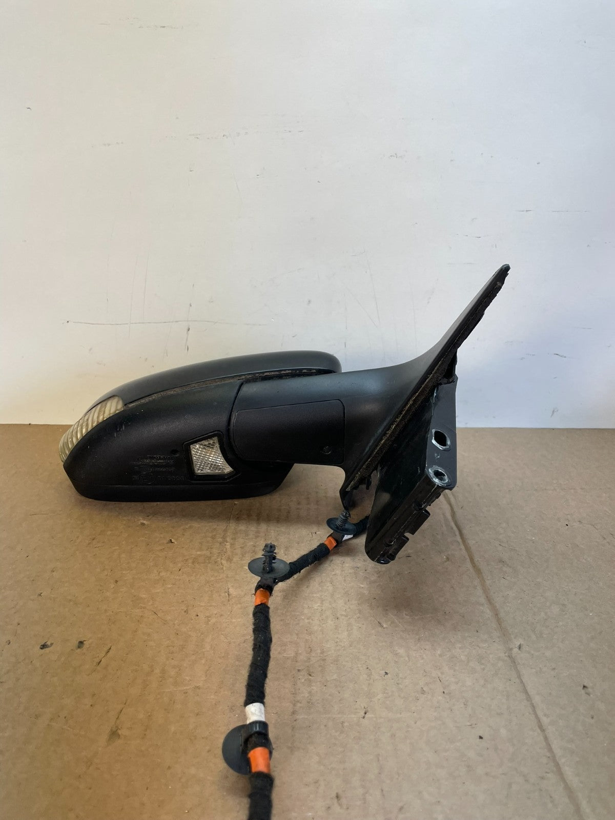 2008 to 2013 Volvo C70 Right Passenger RH View Door Mirror AH6225 DW3