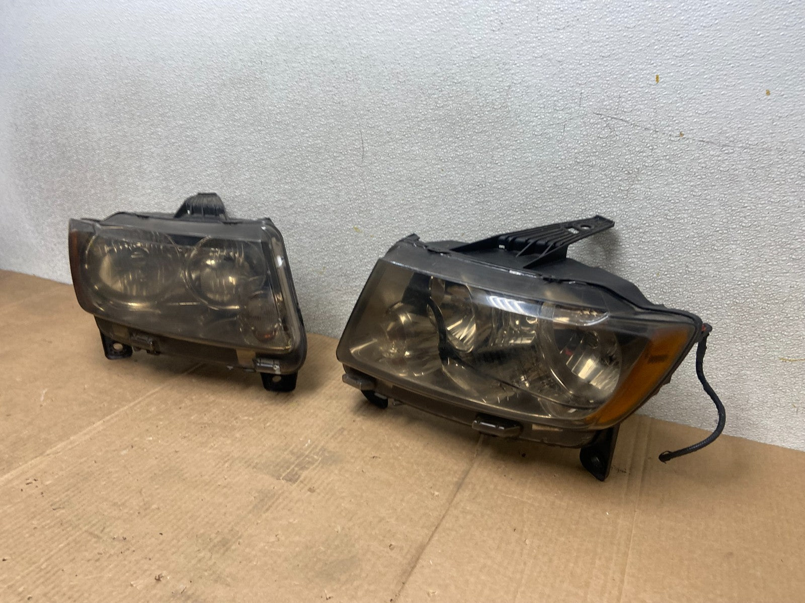 2011-2013 Jeep Grand Cherokee Left+Right Halogen Headlights AA6222 DW1