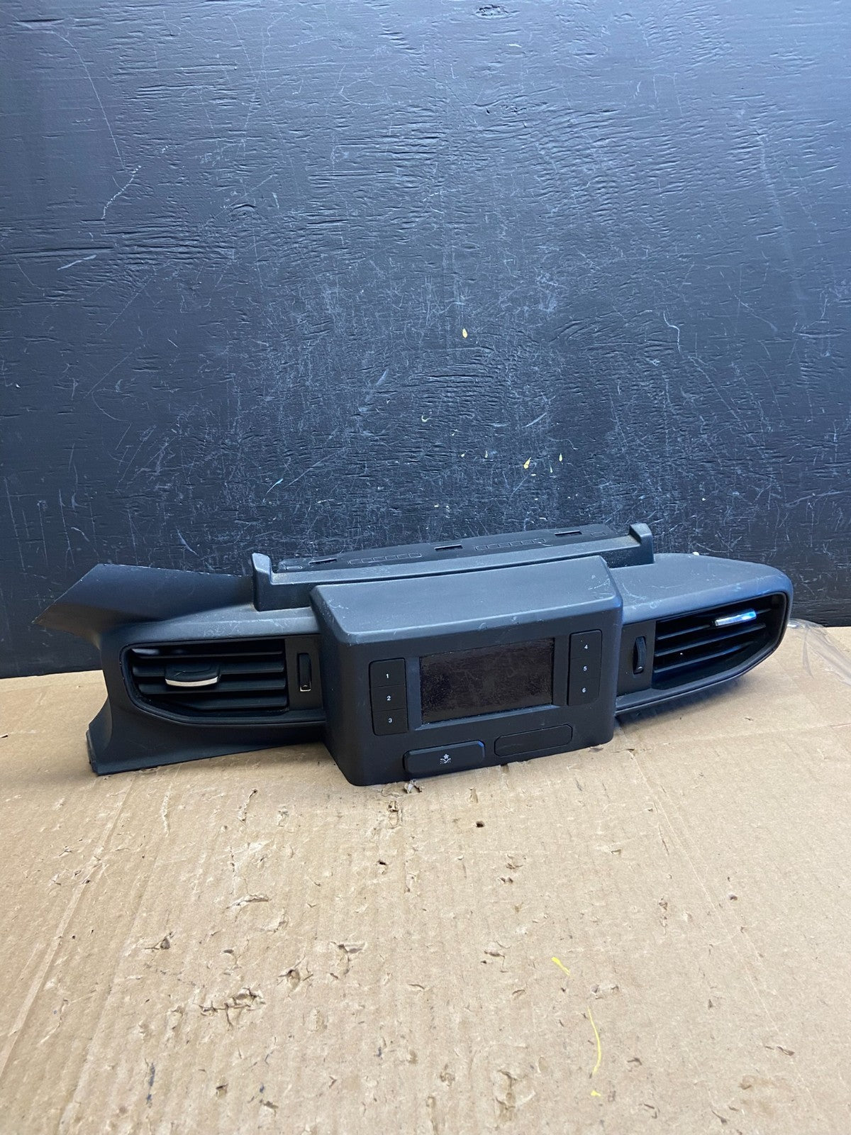 2020 to 2023 Ford Explorer Console Radio Display Screen Air Vents AD6825 DG0