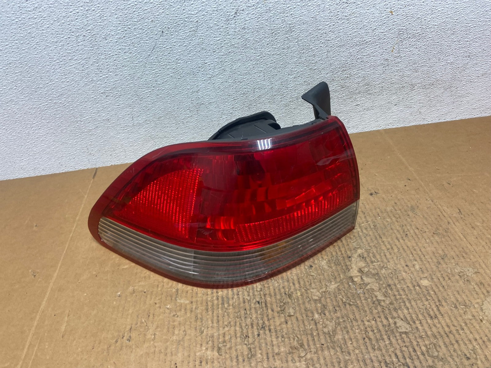 2001 to 2002 Honda Accord Sedan 4door Left Driver LH Tail Light AE2830 LK0