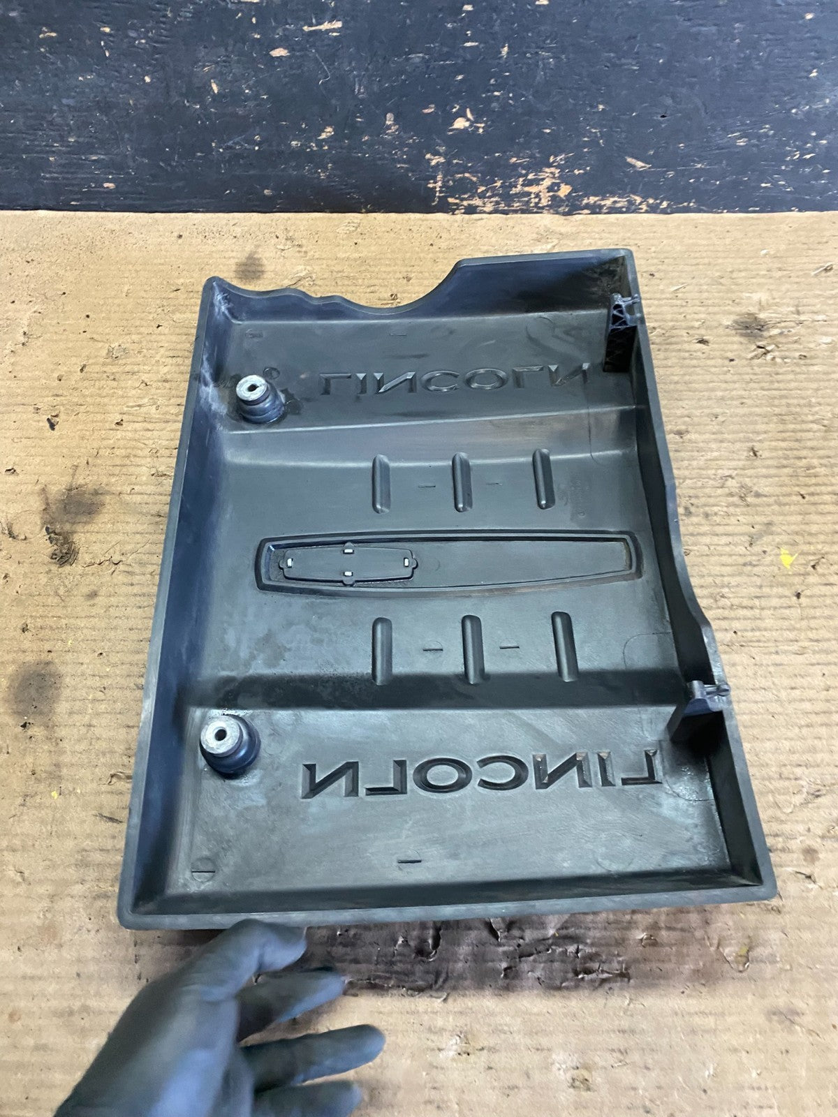 2007 to 2014 Lincoln Navigator 5.4L V8 Engine Motor Cover S5900 DG6