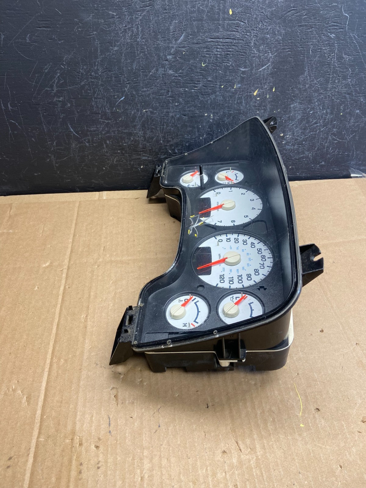 2004 2005 Dodge Ram 1500 Instrument Speedometer Gauge Cluster AD2144 DG2