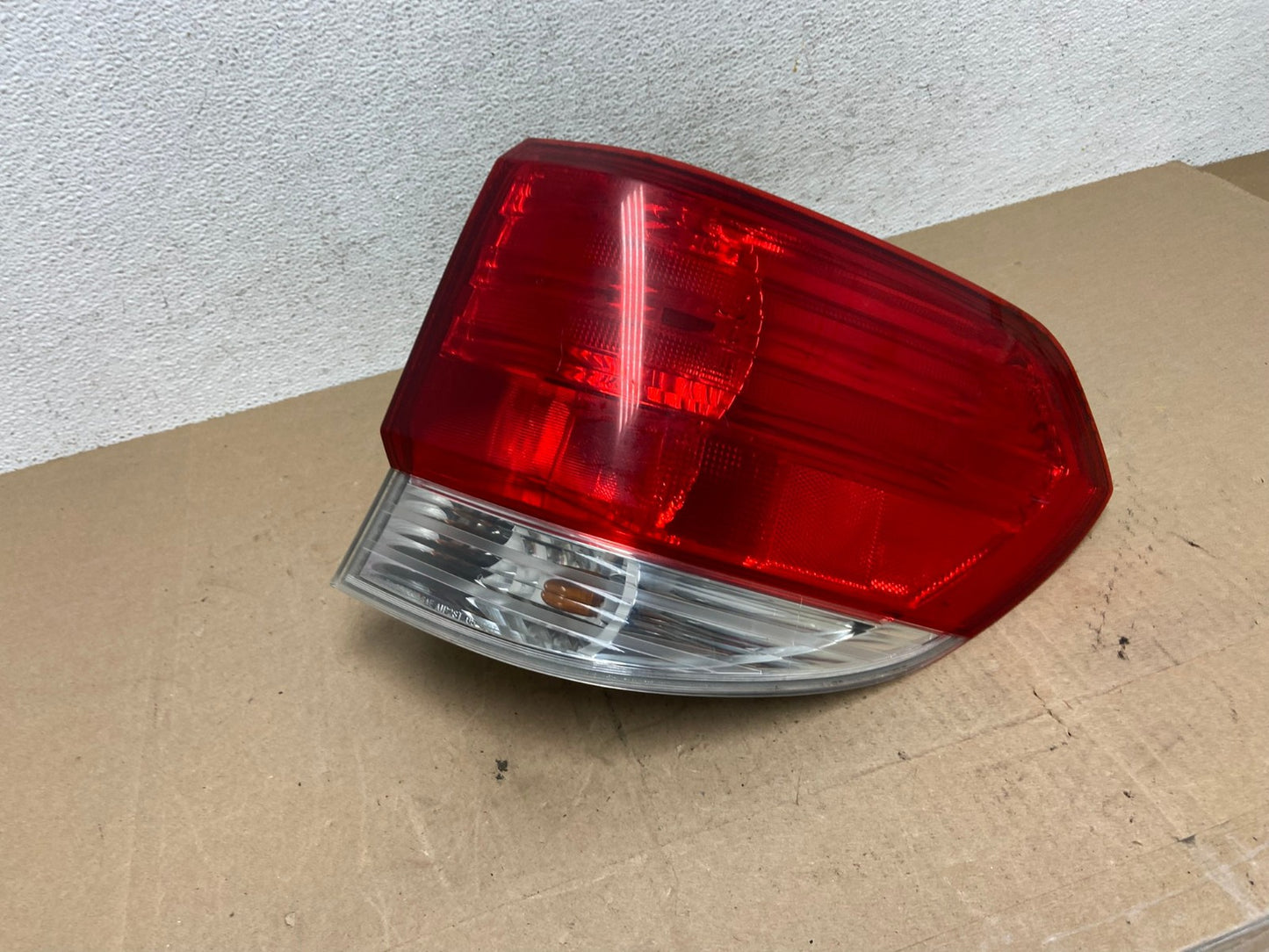 2008 2009 2010 Honda Odyssey Right Passenger Side Tail Light AE6715 LK0