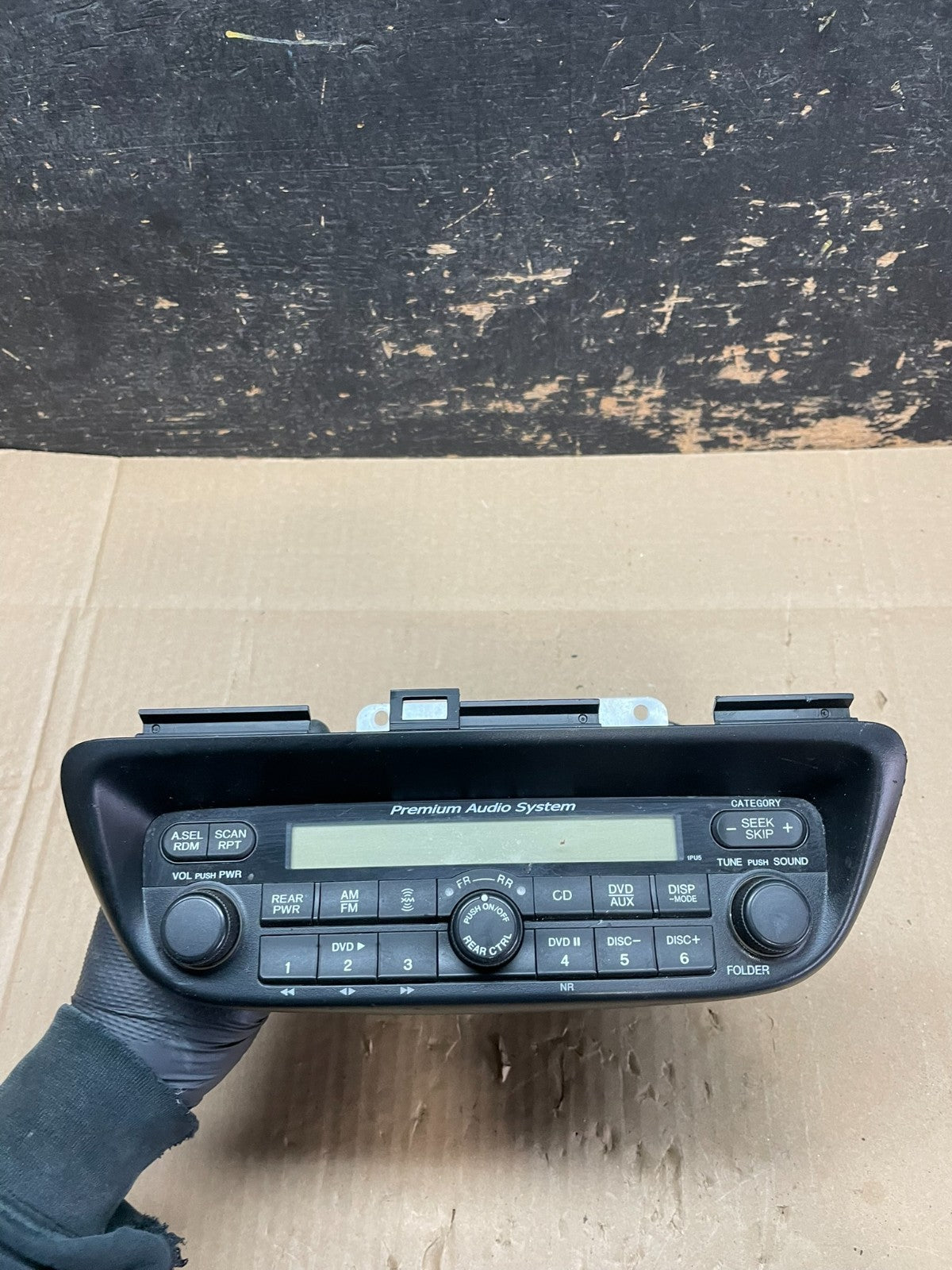 2005 to 2010 Honda Odyssey Am Fm Cd Player Radio Receiver AB2916 DG0