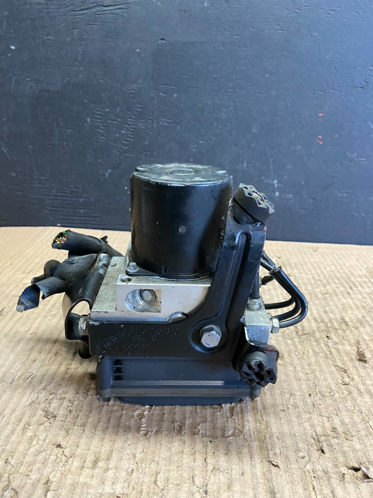 2008 to 2010 BMW 5-Series ABS Anti-Lock Brake Pump 3451 6784159-01 OEM D2954 DG12