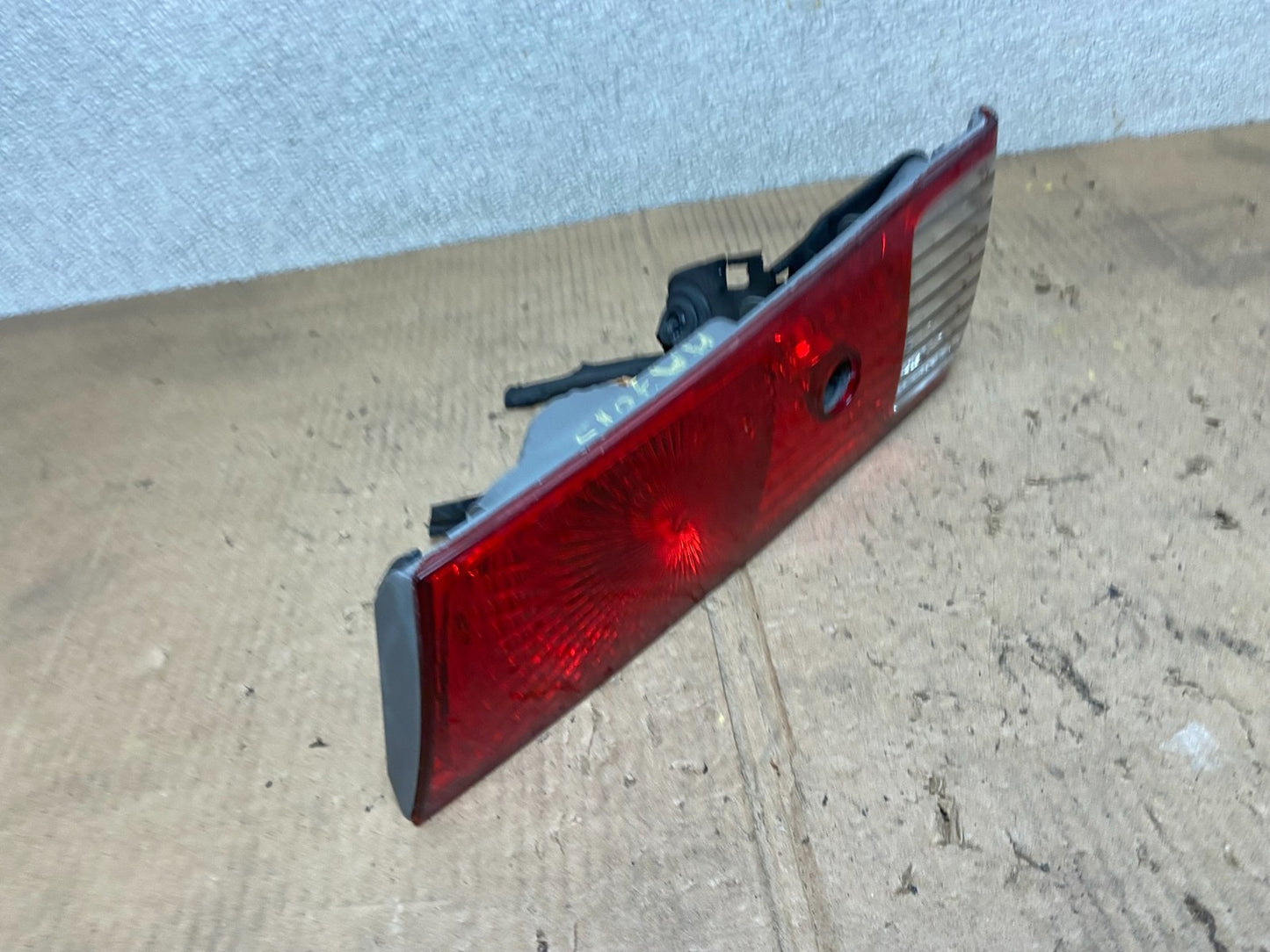 2000-2001 Toyota Camry Tail Light Right Passenger Rh Side Inner Oem AA7015 LK2
