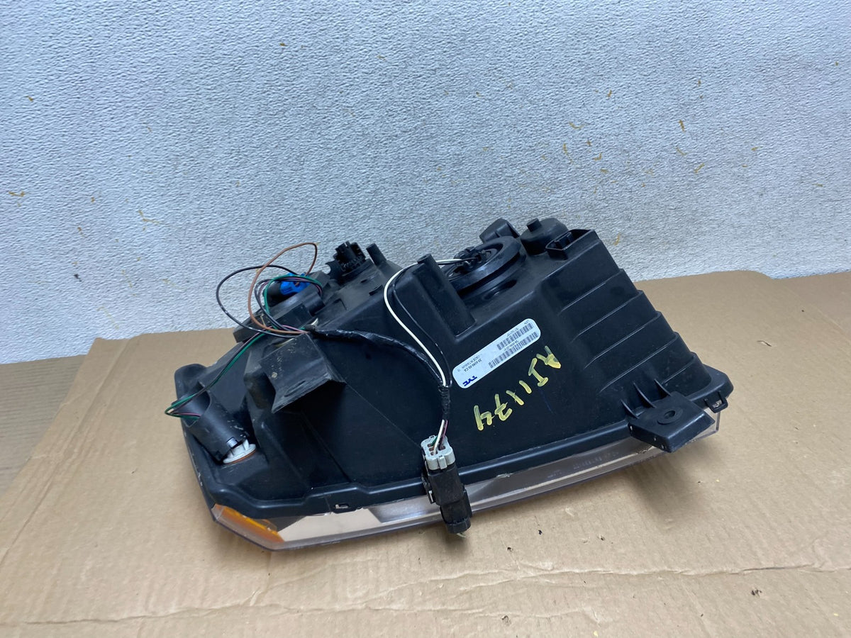 2005-2007 Jeep Grand Cherokee Left Driver LH Halogen Headlight TYC AI1174 DW9