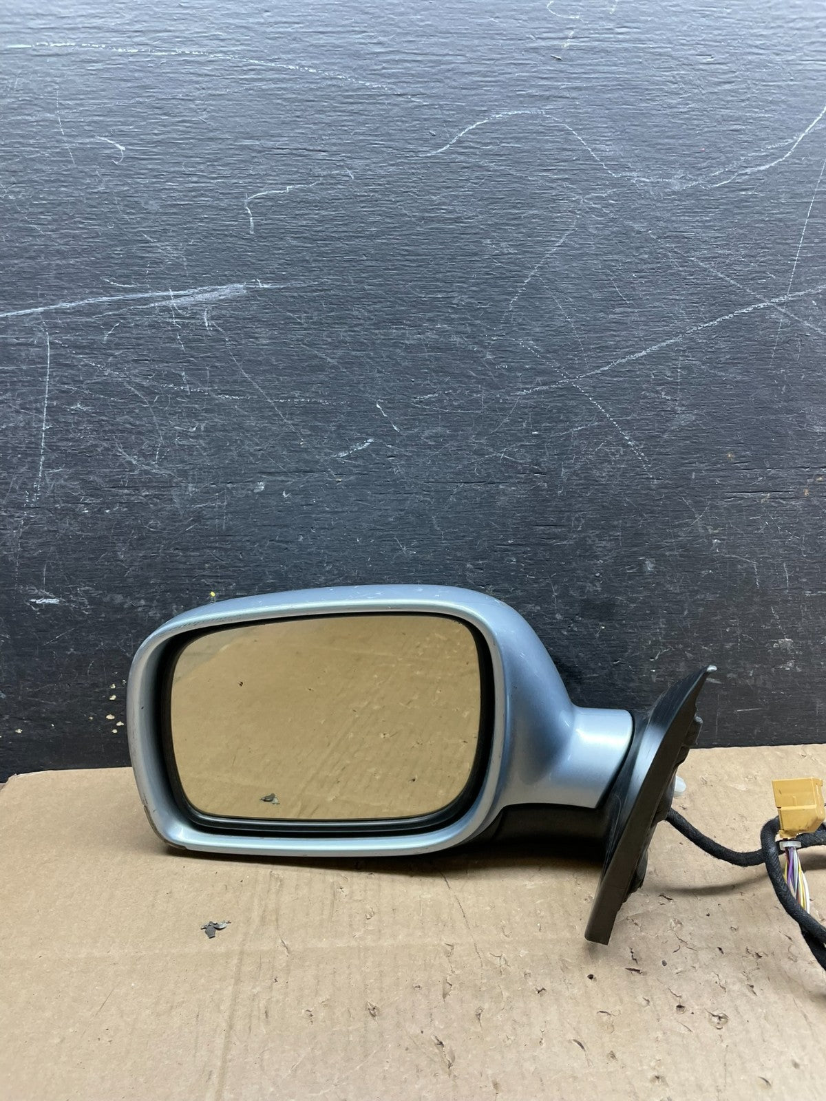 2004 to 2007 Volkswagen Touareg Left Door Power View Door Mirror OEM Q6368 DG9