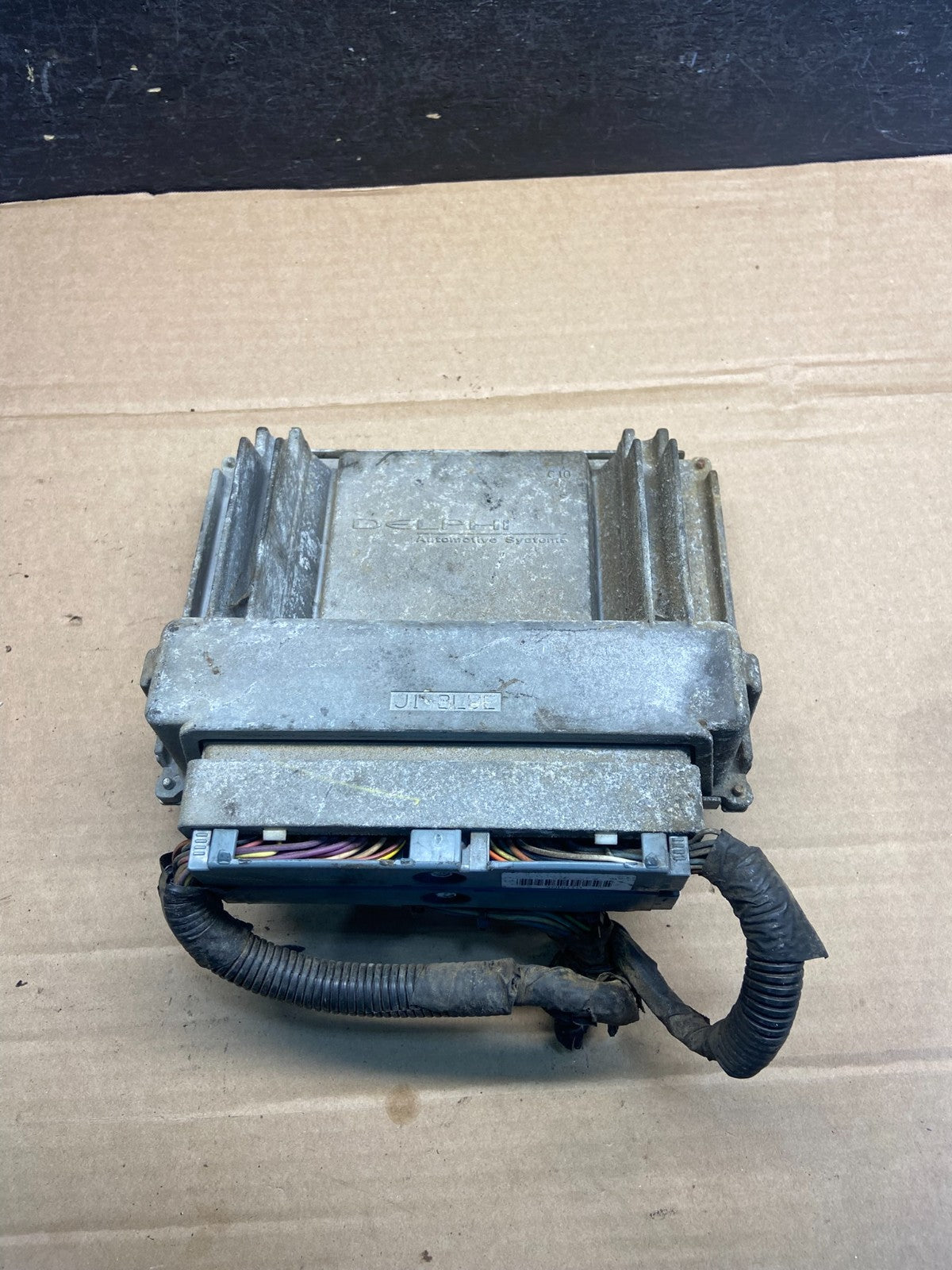 2001-2002 Silverado Tahoe Engine Computer Module 12200411 ECM ECU ae2476 DG1