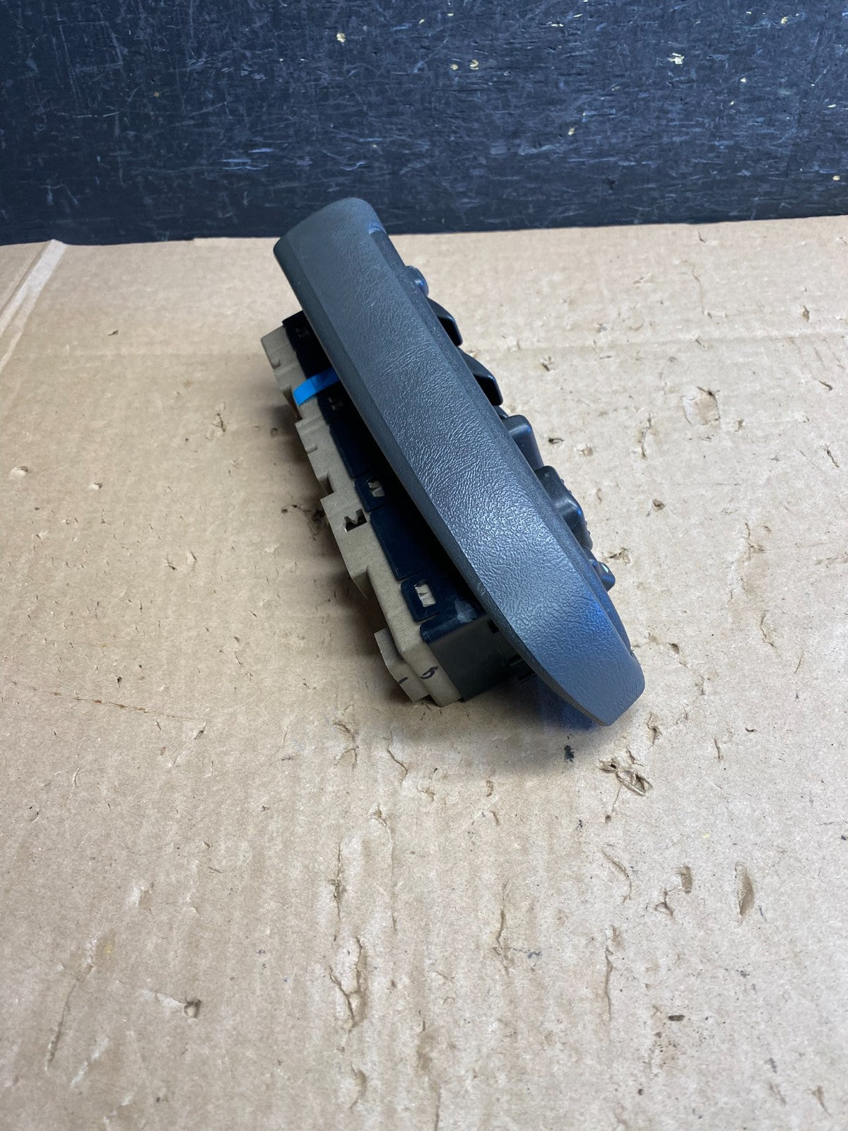 2003-2006 Chevrolet Silverado Left Driver Side Master Window Switch AJ1288 DW2