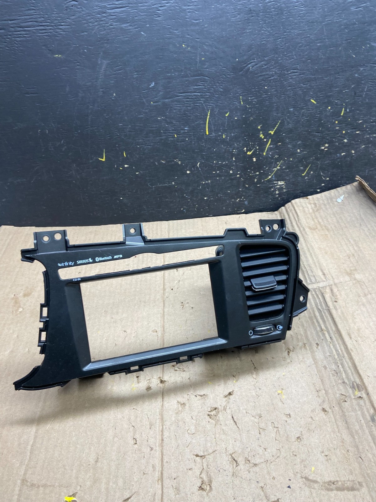 2011 2012 2013 Kia Optima Front  Dash Radio Bezel Trim Air Vent OEM x1920 DG0
