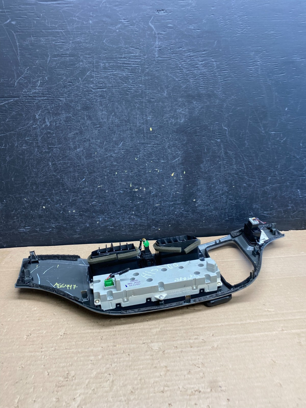 2005 to 2010 Honda Odyssey Radio Climate Control Dash Trim Bezel AG6447 DG7