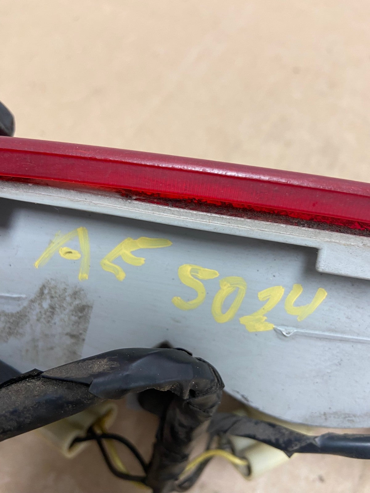 1995 to 2005 Chevrolet GMC Blazer S10 Right Passenger RH Tail Light AE5024 LK9