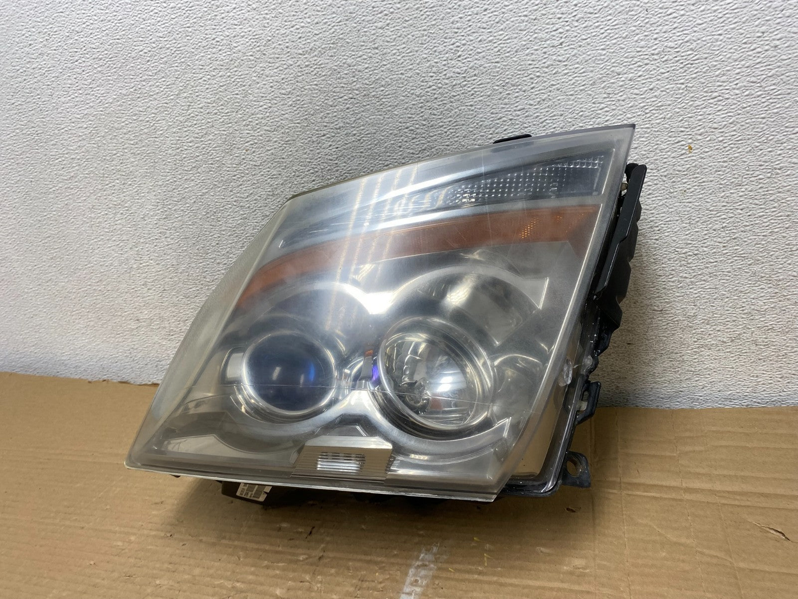 Halogen 2008 to 2014 Cadillac CTS Headlight Right Passenger Rh AG9049 DW2
