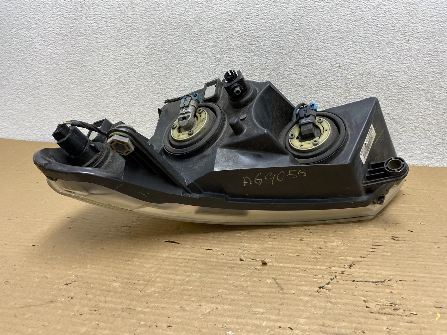 2007 to 2010 Chrysler Sebring Right Passenger RH Side Headlight AG9055 DW5