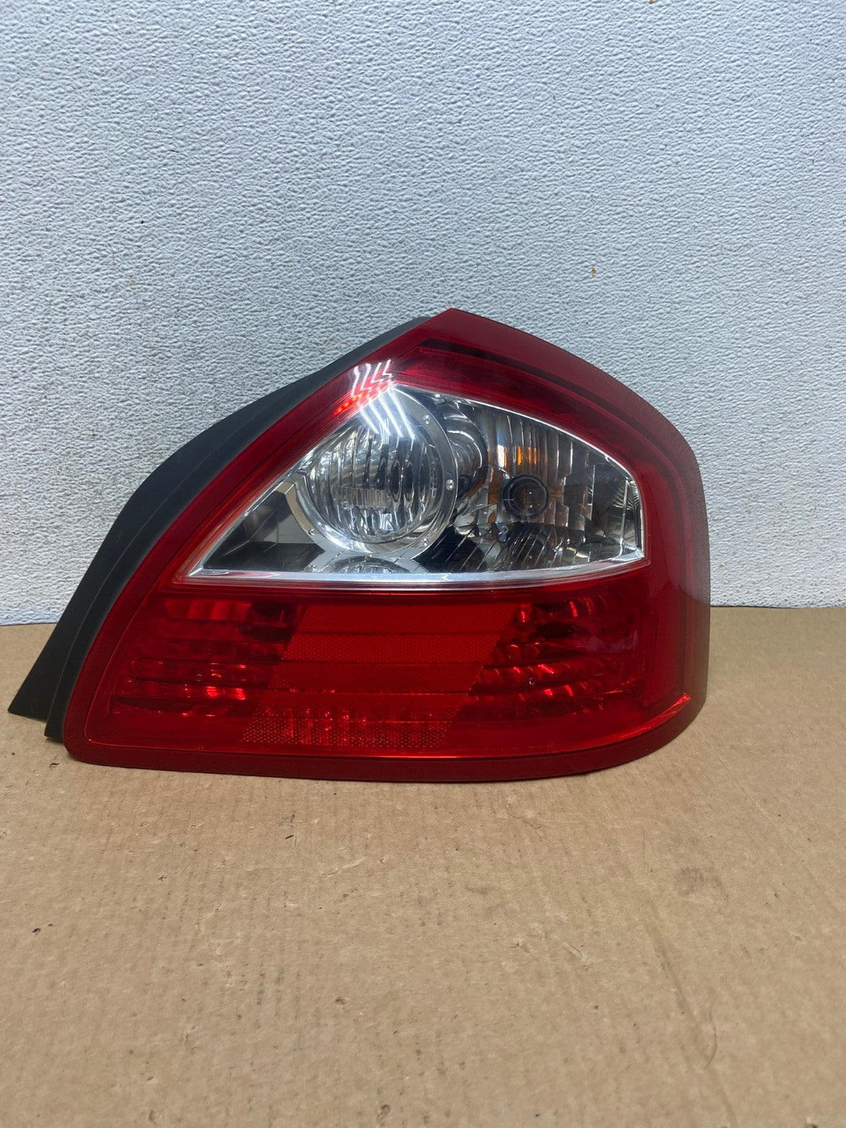 2002 2003 2004 Infiniti Q45 Right Passenger RH Side Tail Light AG2025 LK0