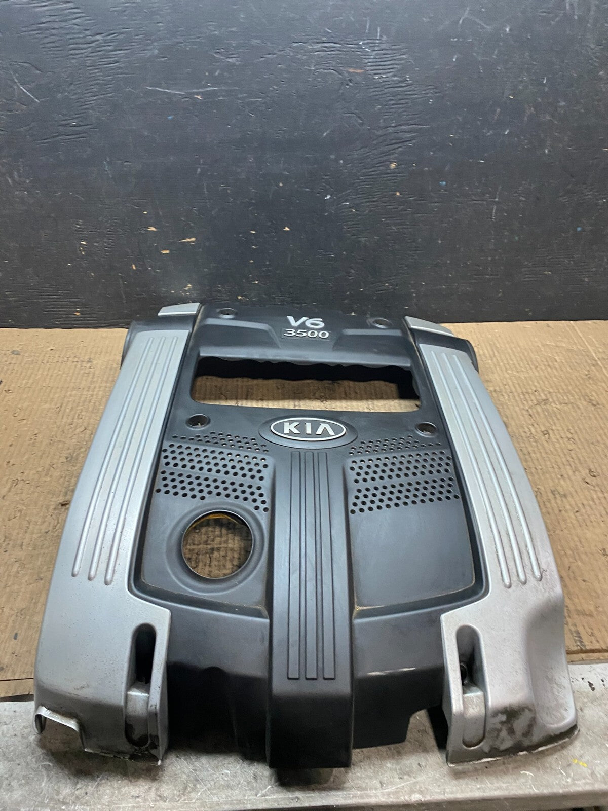 2004 2005 2006 Kia Amanti 3.5L Engine Motor Cover V6 OEM N3136 DG0