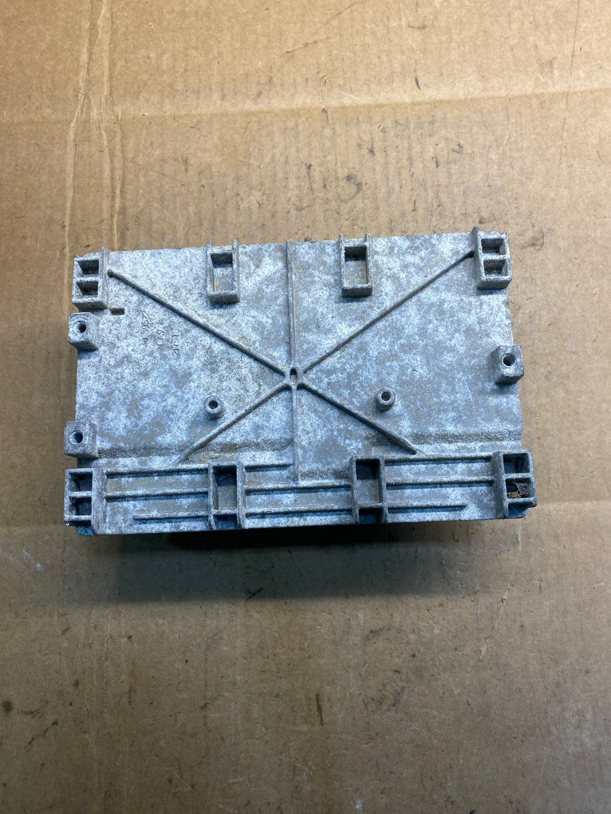2007 Chrysler Caravan 3.3L Engine Control Module p05187557ac AB3839 DG1