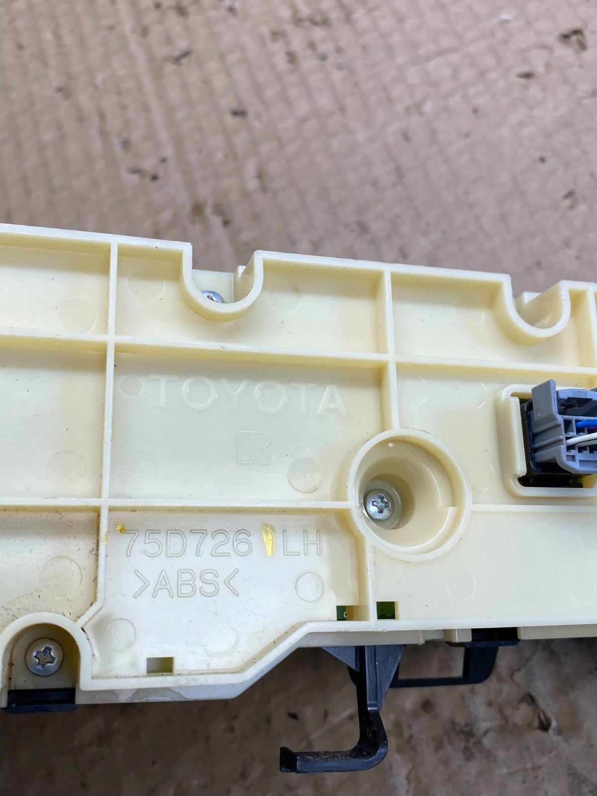 2010 to 2015 Toyota Prius A/C Heater Climate Control Unit Switch ac9560 DG4
