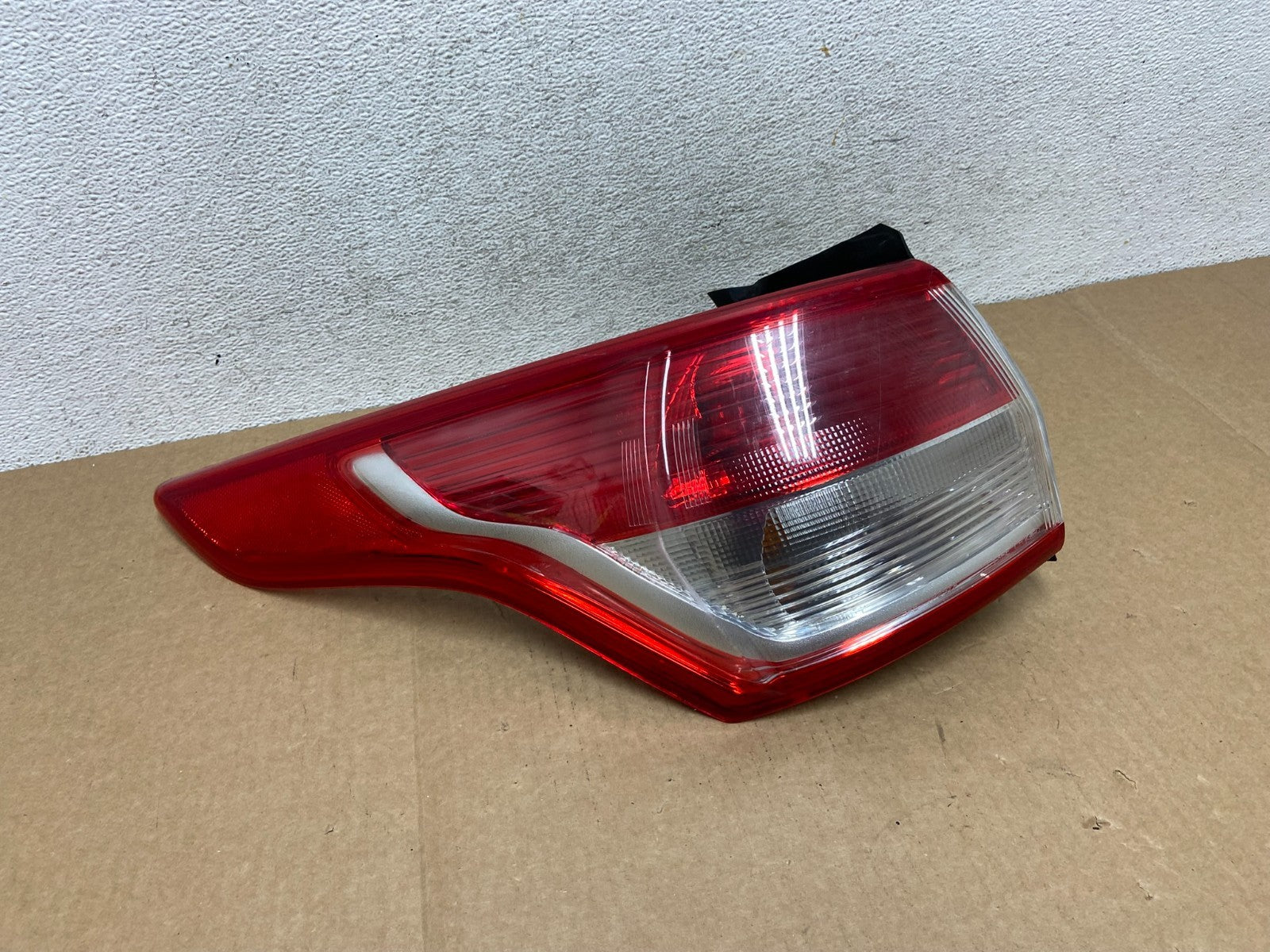 2013 to 2016 Ford Escape Left Driver LH Side Tail Light AF9511 DW0