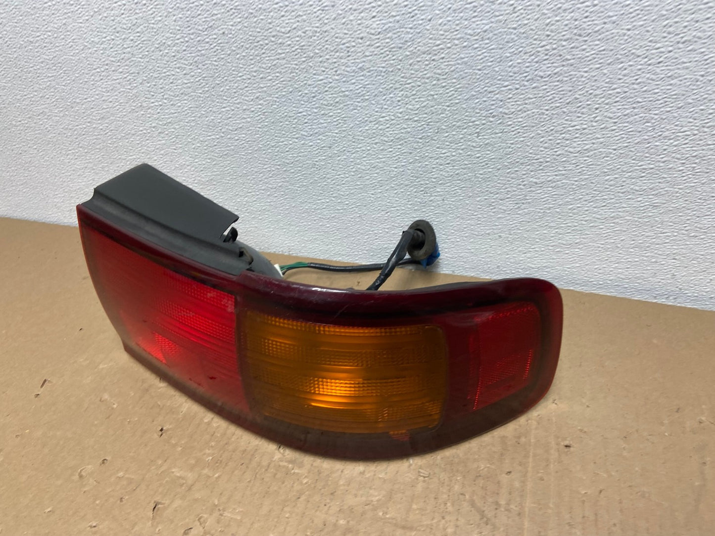 1995 - 1996 Toyota Camry Sedan Right Passenger Tail Light Lamp Oem AB6594 LK1