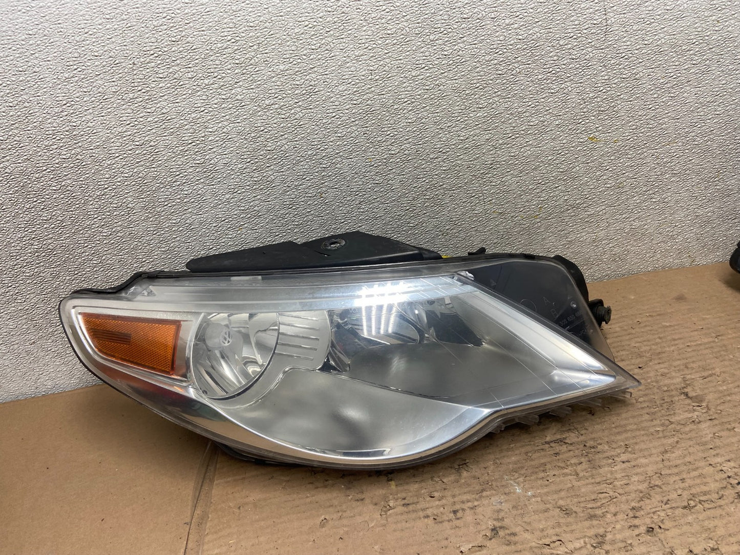 2009 to 2012 Volkswagen CC Right Passenger RH Headlight Halogen Oem AA9581 DW0