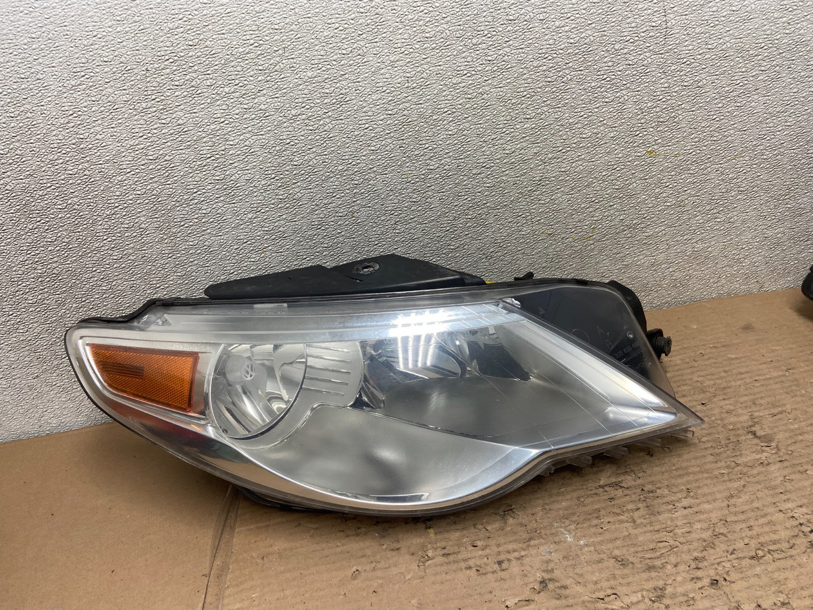 2009 to 2012 Volkswagen CC Right Passenger RH Headlight Halogen Oem AA9581 DW0