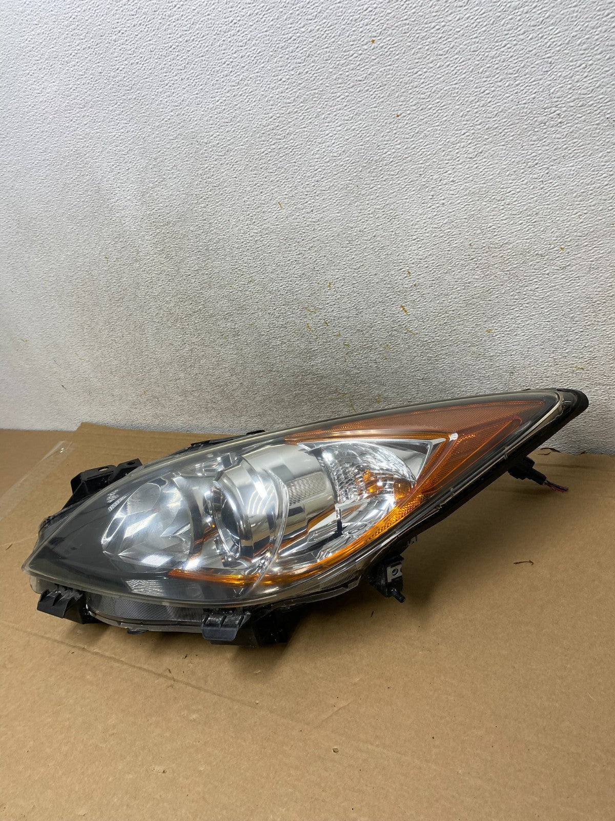 2010 - 2013 Mazda 3 Left Driver LH Halogen Headlight AH8195 DW1