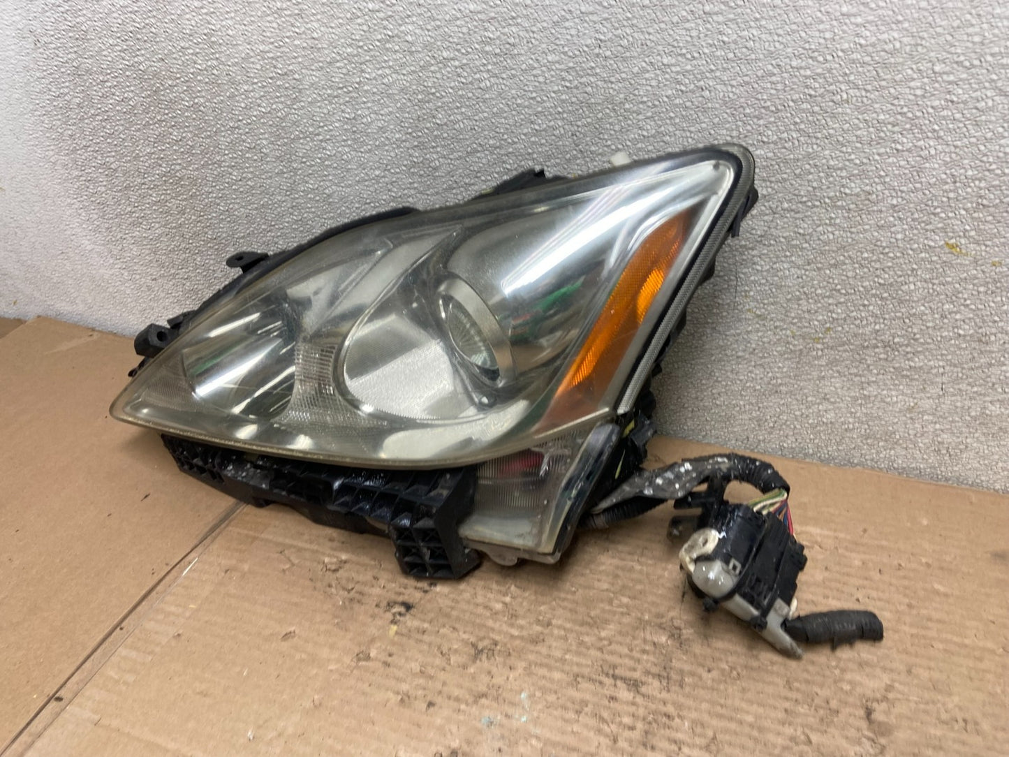 2006 - 2010 Lexus IS250 Left Driver LH Side Xenon Headlight OEM AA9533 DG1