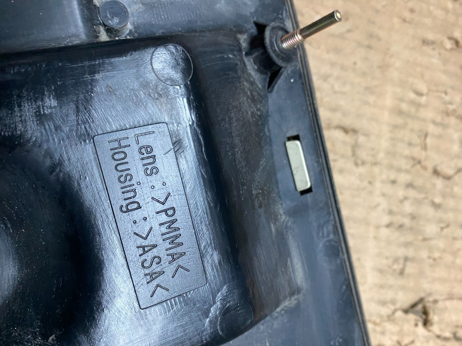 1995 1996 Toyota Camry Center Trunk Rear Tail Light OEM Y6599 DG10